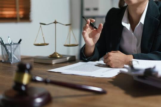 What Should You Discuss With a Divorce Lawyer in Ghaziabad?